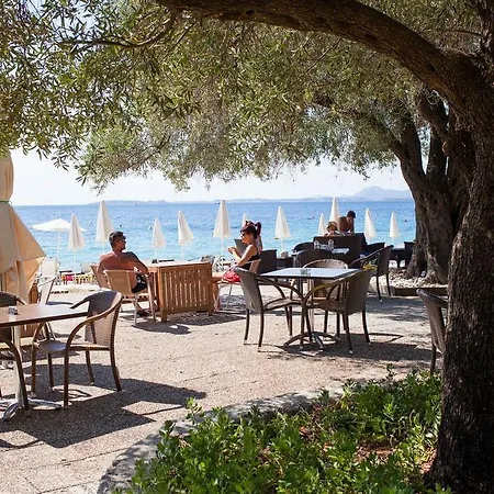 Feriehus Beach Holiday Mparmpati