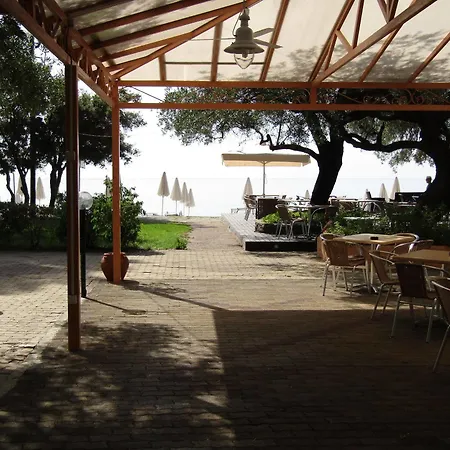 Beach Holiday Mparmpati